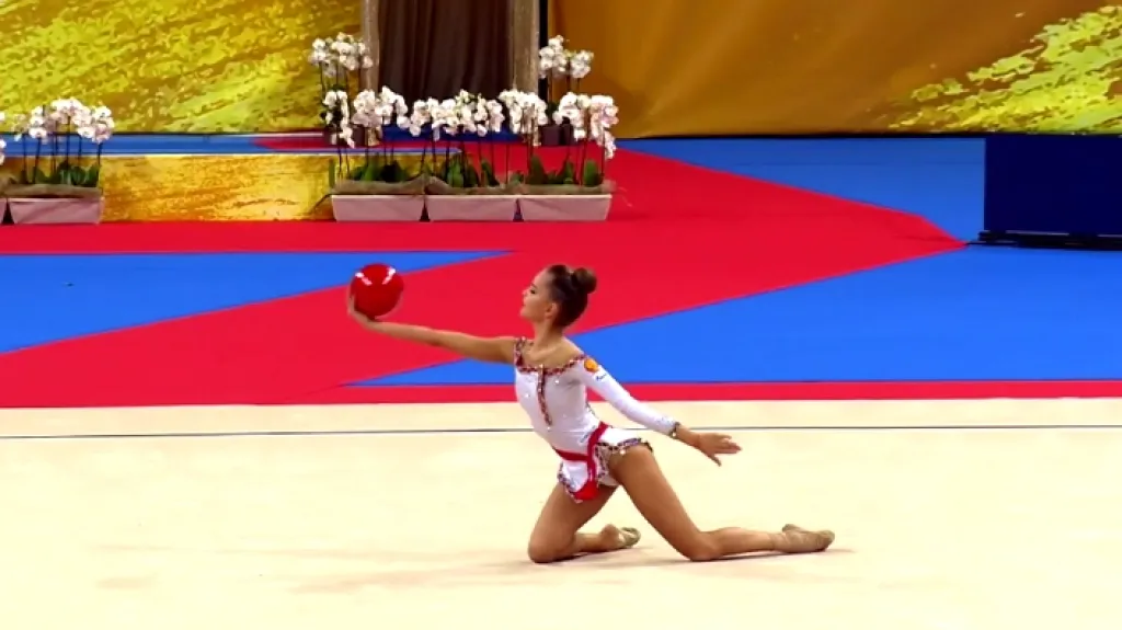 Dina Averinová kralovala MS v moderní gymnastice