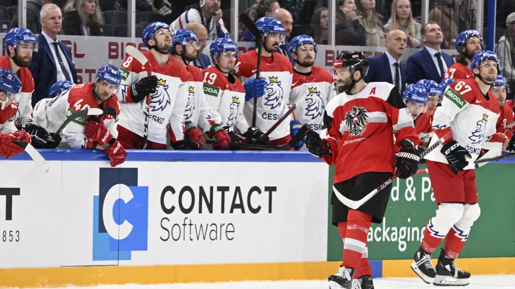 Rakušan Peter Schneider se raduje z proměněného nájezdu v utkání s Českem