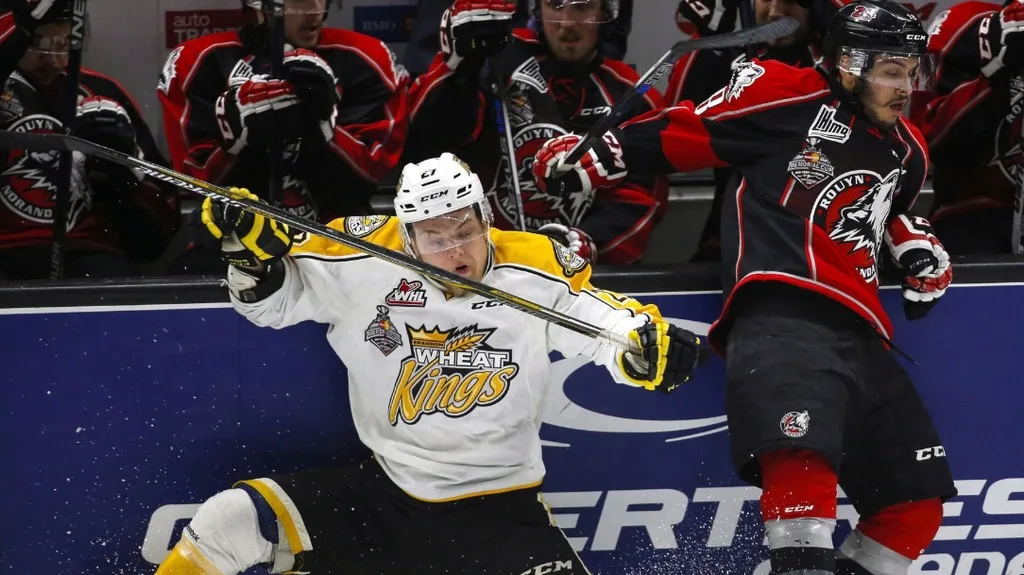 Reid Duke (vlevo) v akci