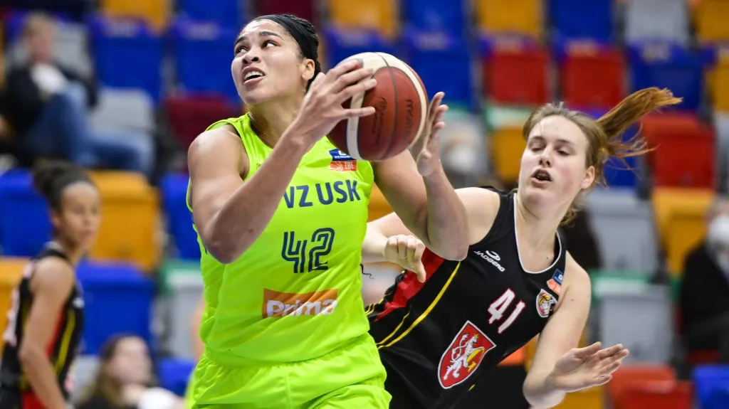 Briona Jonesová a Martina Pokorná