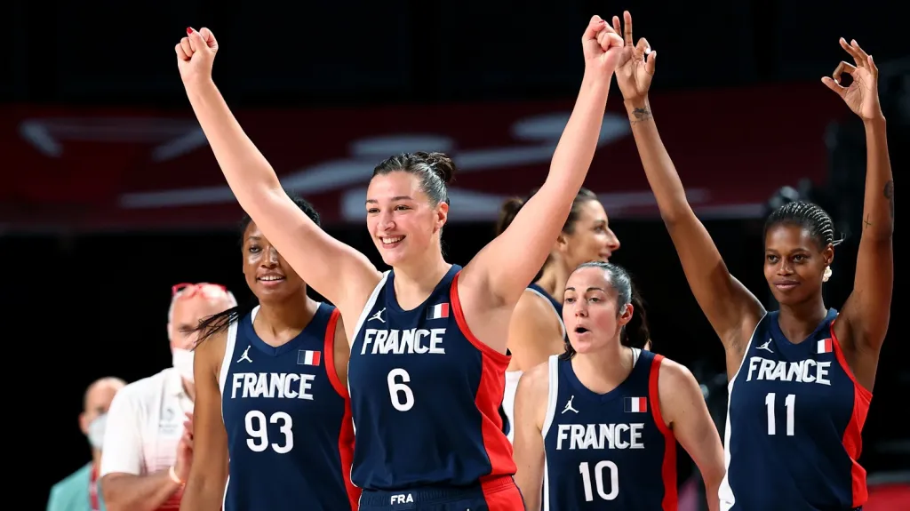 Radost basketbalistek Francie