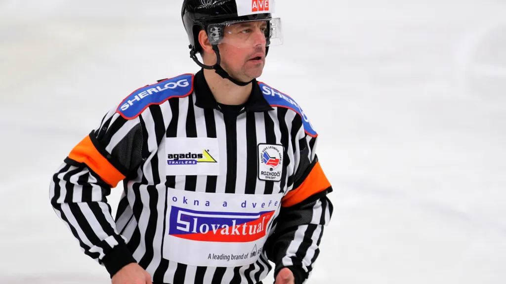 Hokejový rozhodčí Vjačeslav Bulanov