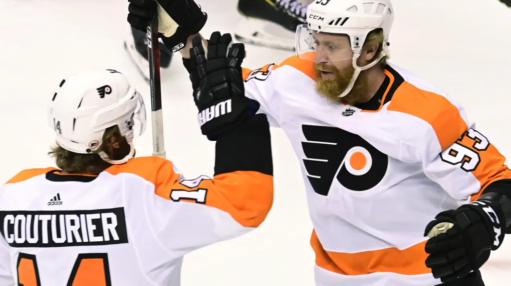 Jakub Voráček z Philadelphie slaví trefu