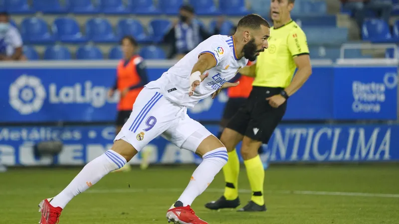 Karim Benzema z Realu Madrid se raduje z gólu