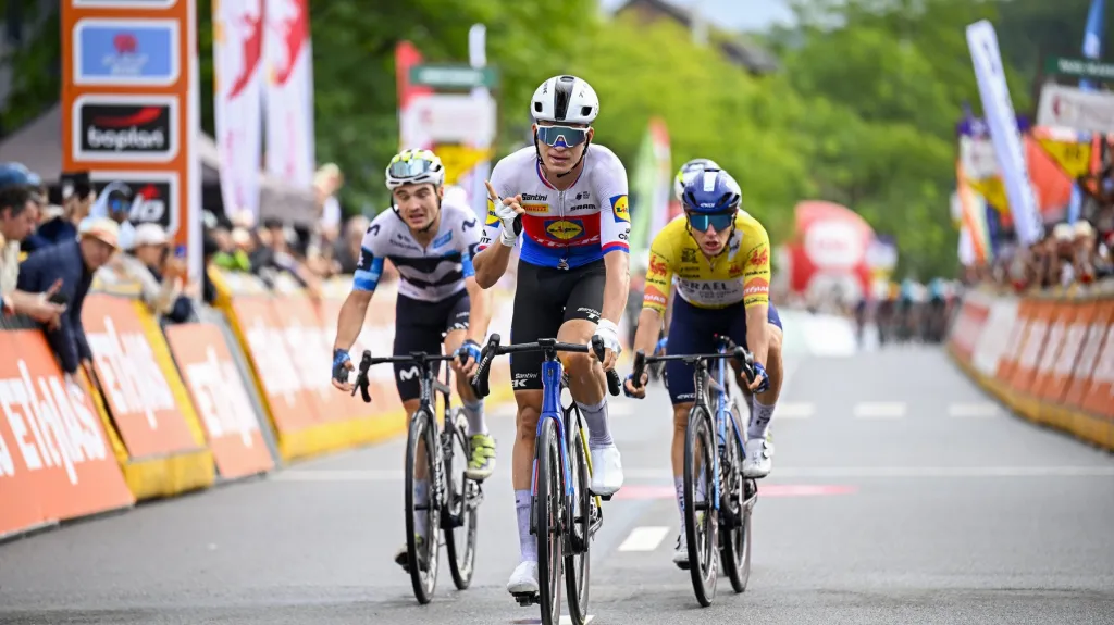 Mathias Vacek vítězí v etapě Kolem Valonska