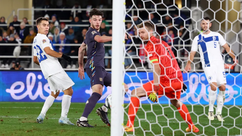 Declan Rice skóruje do finské sítě