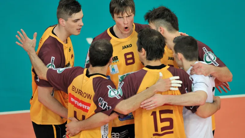 Souboj neporažených týmů vyhráli v extralize volejbalisté Liberce