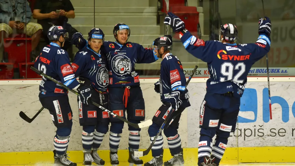 Radující se hráči Liberce
