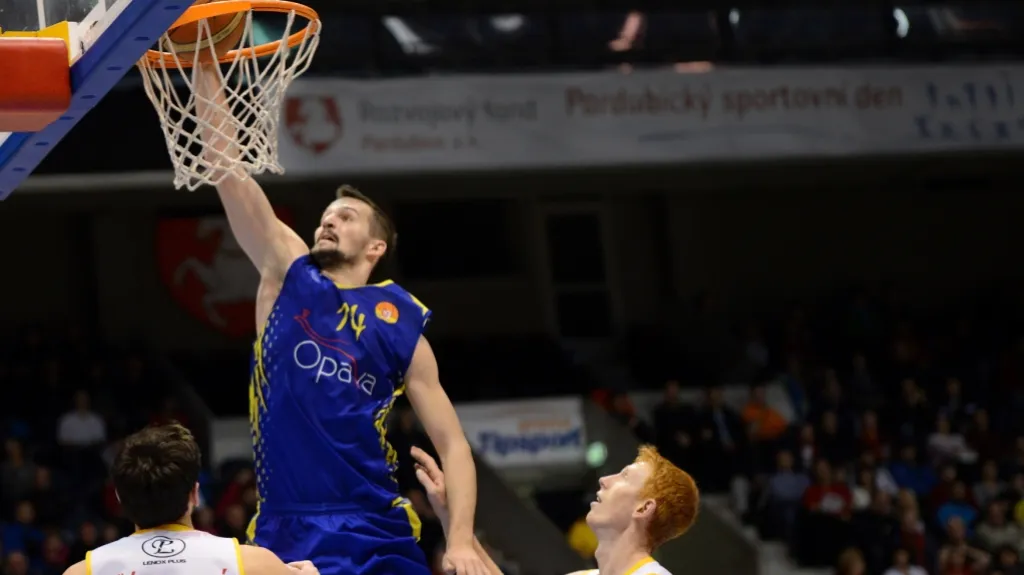 Utkání mezi BK JIP Pardubce - BK Opava