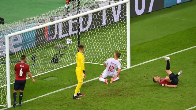 Gól v utkání Česko - Dánsko: Dolberg - 0:2 (42. min.)