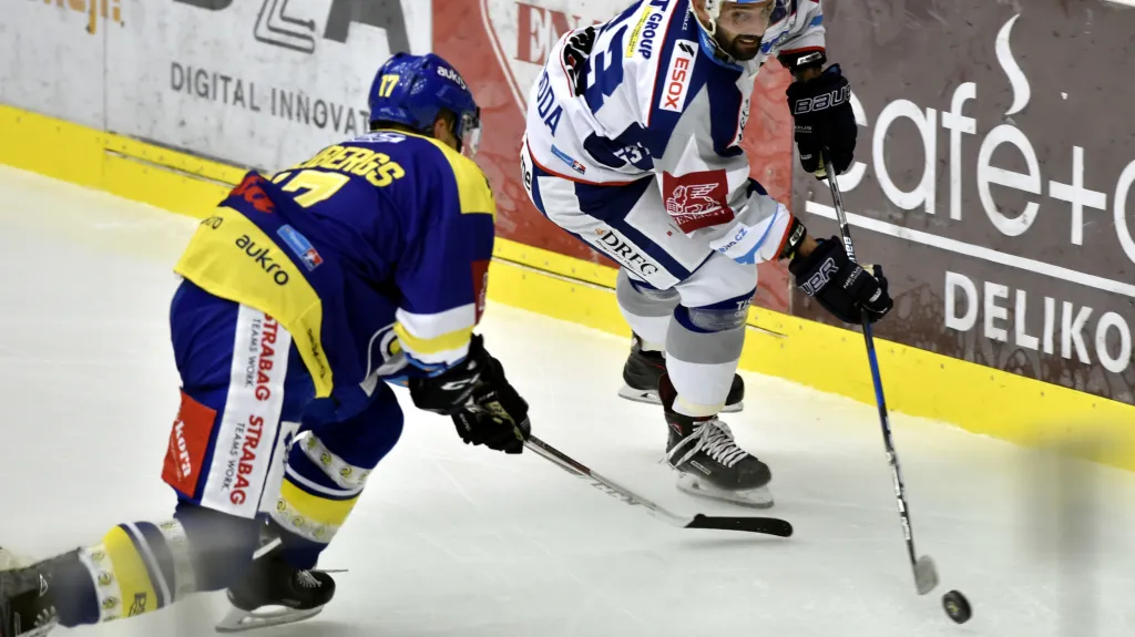 Lukáš Nahodil v souboji s Ralfsem Freibergsem 