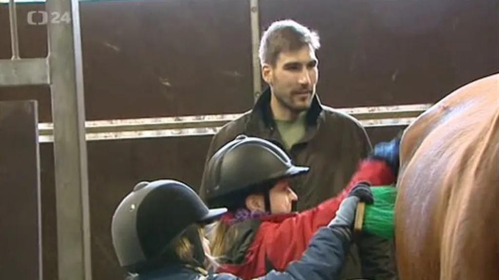 Olympijská nadace nadělovala, Svoboda vzal děti do jízdárny