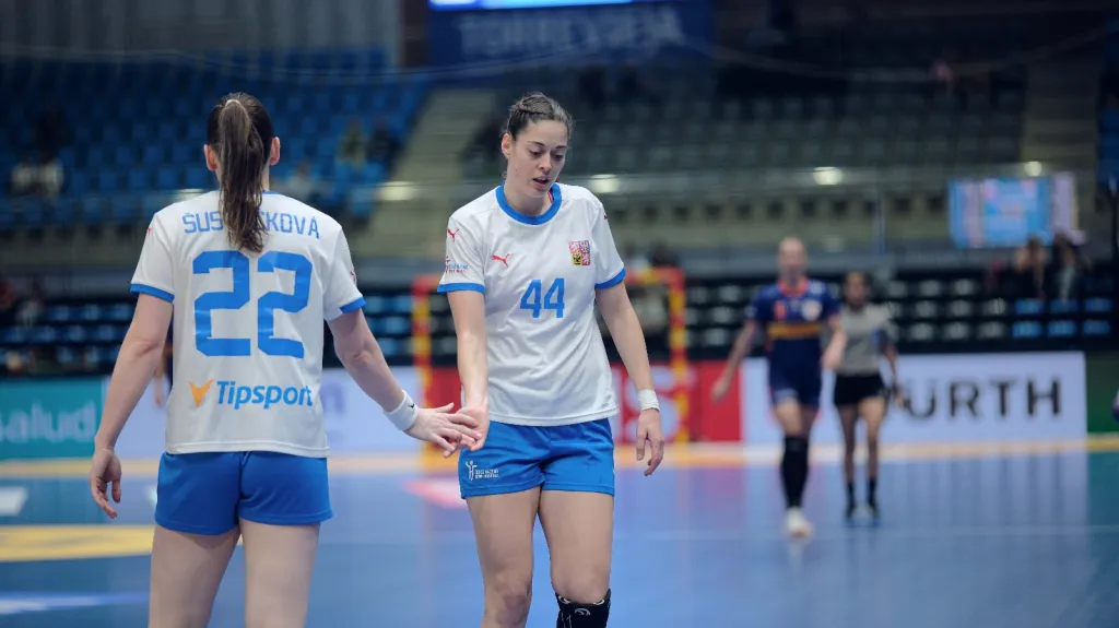 České házenkářky Markéta Šustáčková a Dominika Zachová