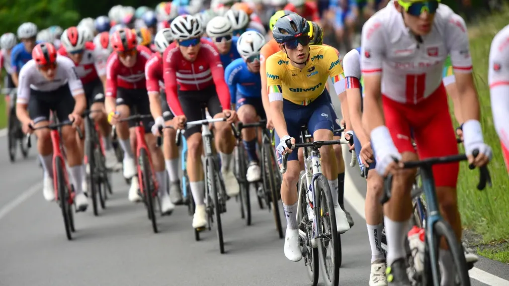 Brieuc Rolland (ve žlutém) na Závodě míru