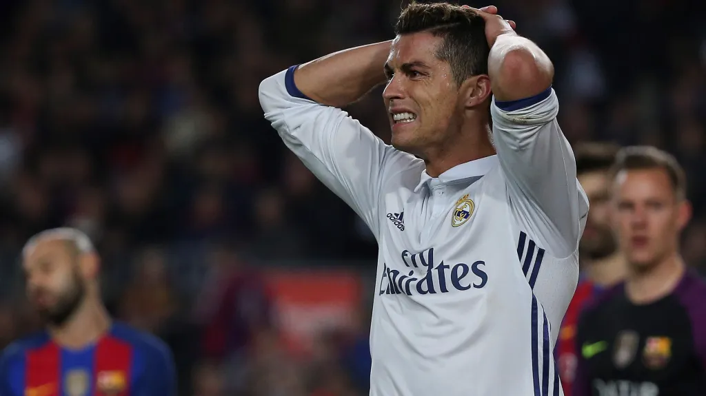 Cristiano Ronaldo v zápase proti Barceloně