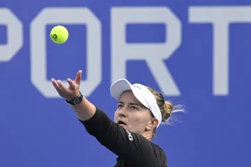 Barbora Krejčíková v zápase s Lucií Havlíčkovou