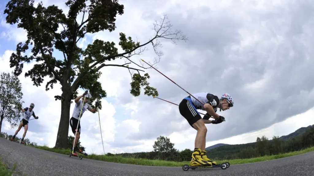 Martin Jakš na kolečkových lyžích