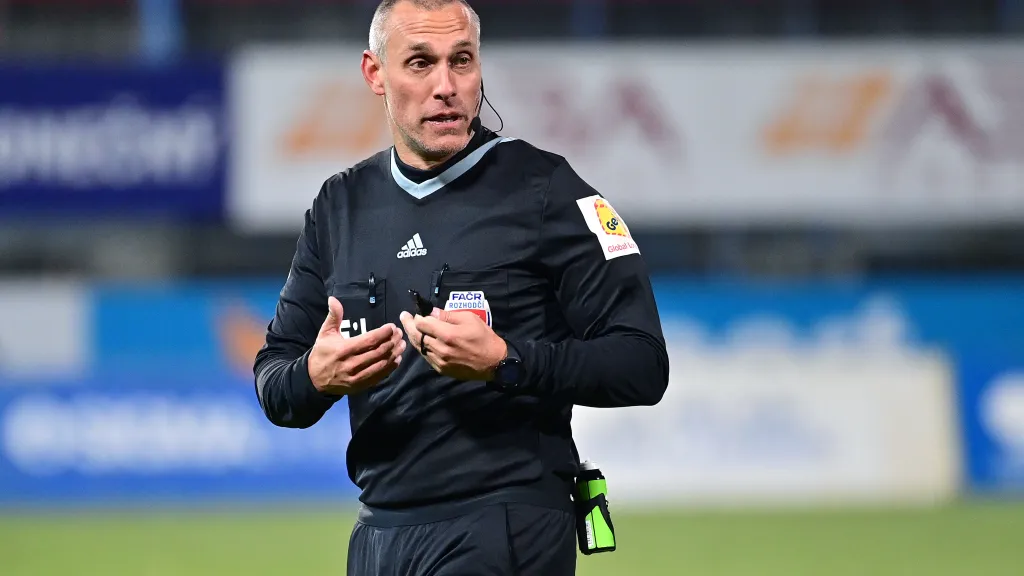 Rozhodčí Miroslav Zelinka