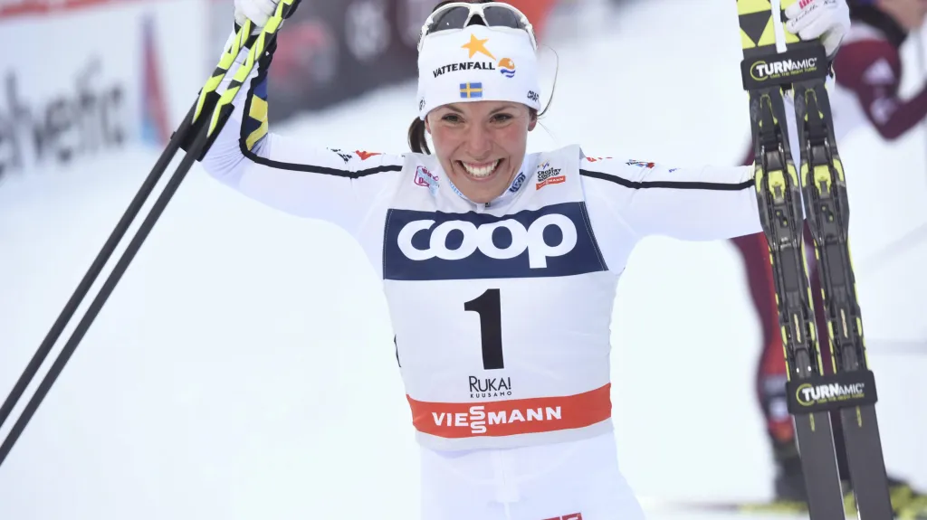 Charlotte Kallaová se raduje z vítězství