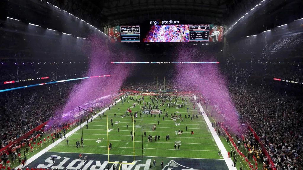 Stadion během Super Bowlu mezi New England Patriots a Atlantou Falcons
