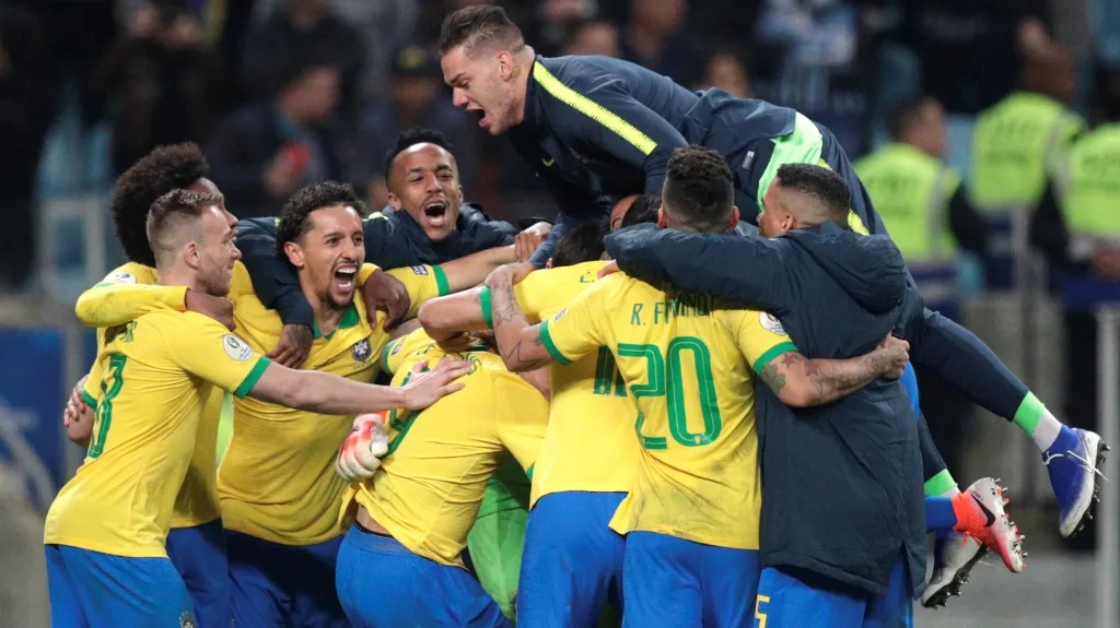 Slavící fotbalisté Brazílie