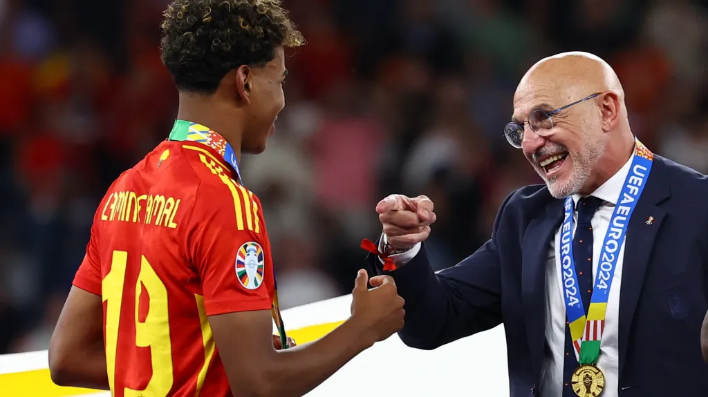 Lamine Yamal a trenér Španělska Luis de la Fuente