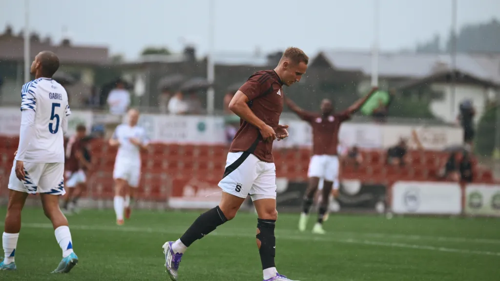 Jan Kuchta v utkání s FC Kodaň