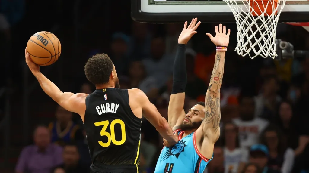 Utkání Phoenix - Golden State