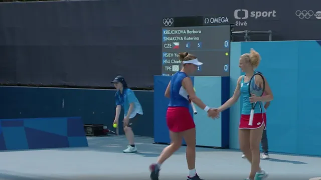 Závěr utkání Krejčíková, Siniaková - Sie, Su
