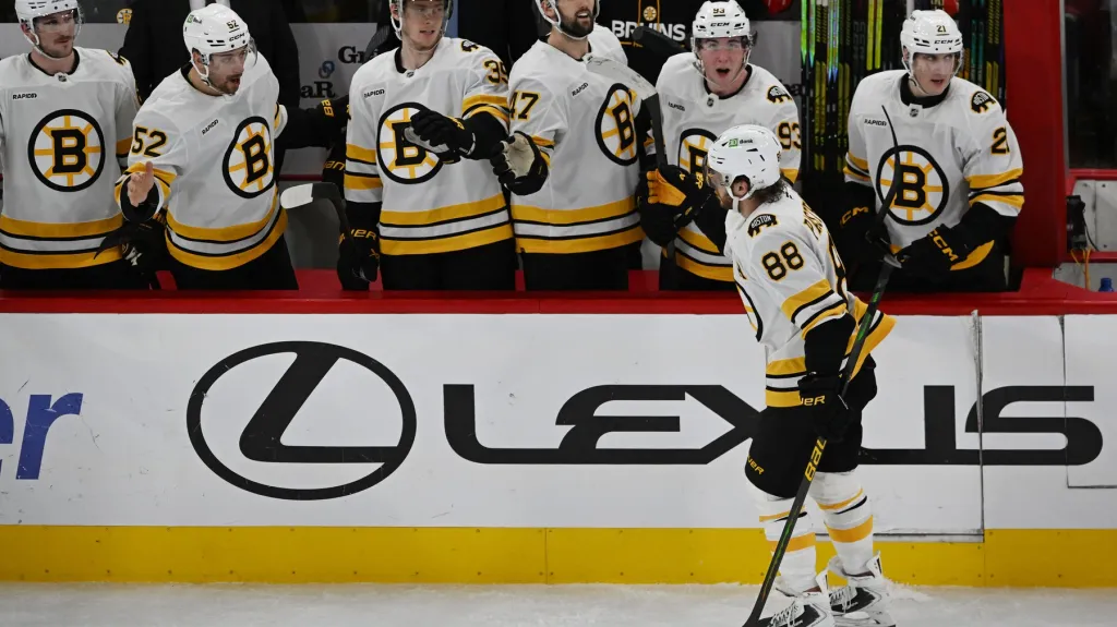 David Pastrňák se spoluhráči