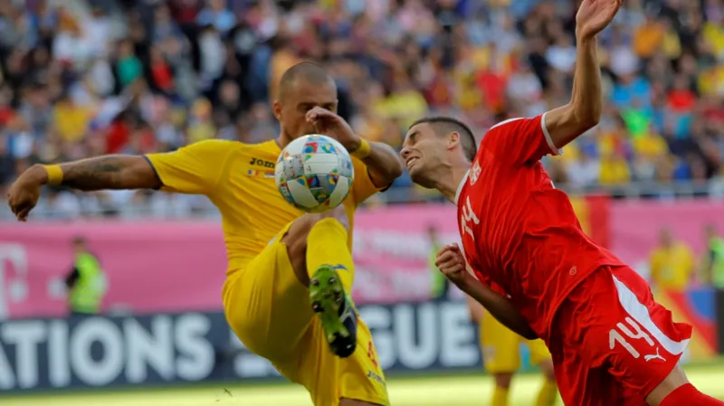 Rumun Cristian Manea a Srb Mijat Gacinovič