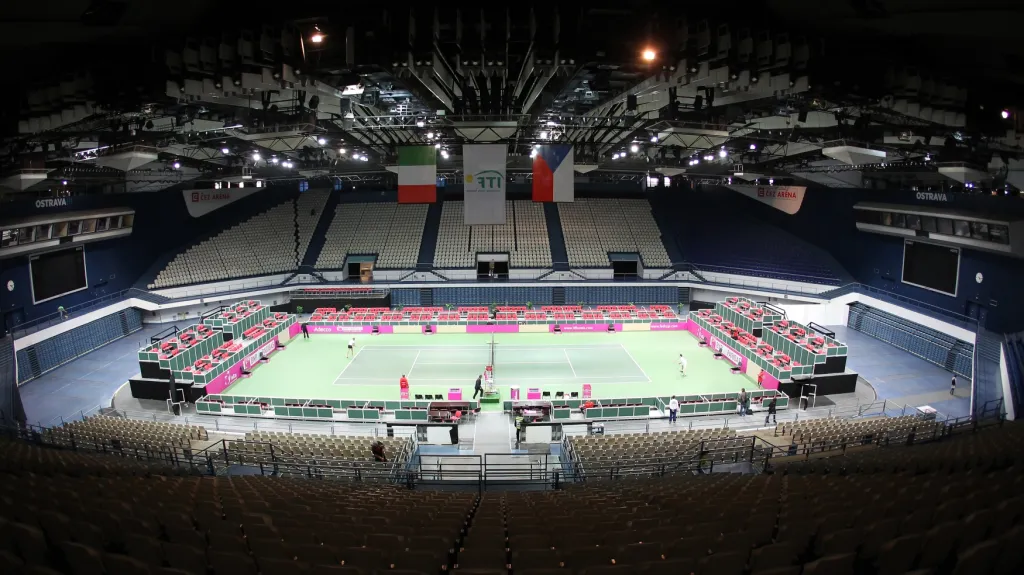 Italské tenistky si v Ostravě zvykají na rychlý povrch kurtu
