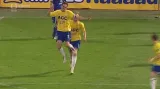Po skrumáži navýšil vedení Teplic kapitán Matula - 0:2 (71. min.)
