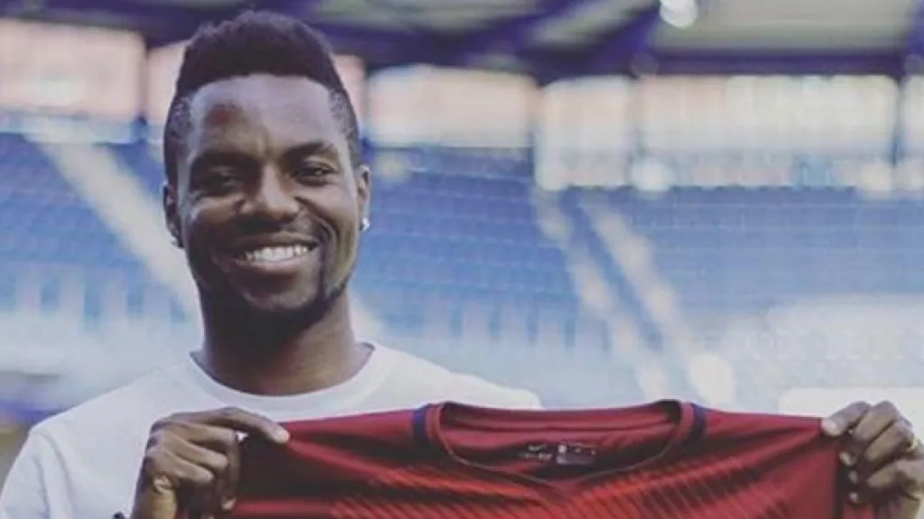 Georges Mandjeck se sparťanským dresem