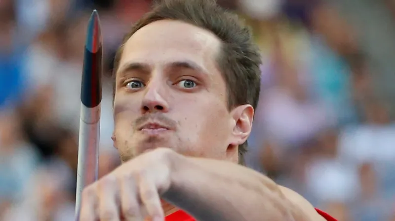 První hod oštěpaře Veselého ve finále - 87,17 metru