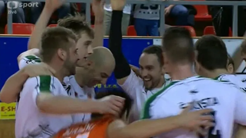 Volejbalisté Příbrami v dramatickém souboji zdolali Kladno