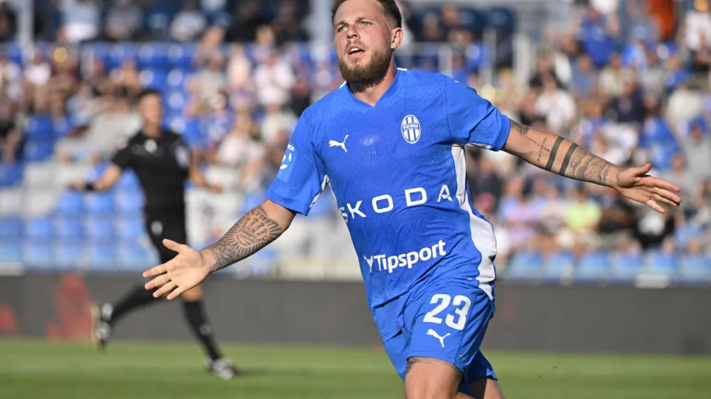 Vasil Kušej z Mladé Boleslavi se raduje z gólu