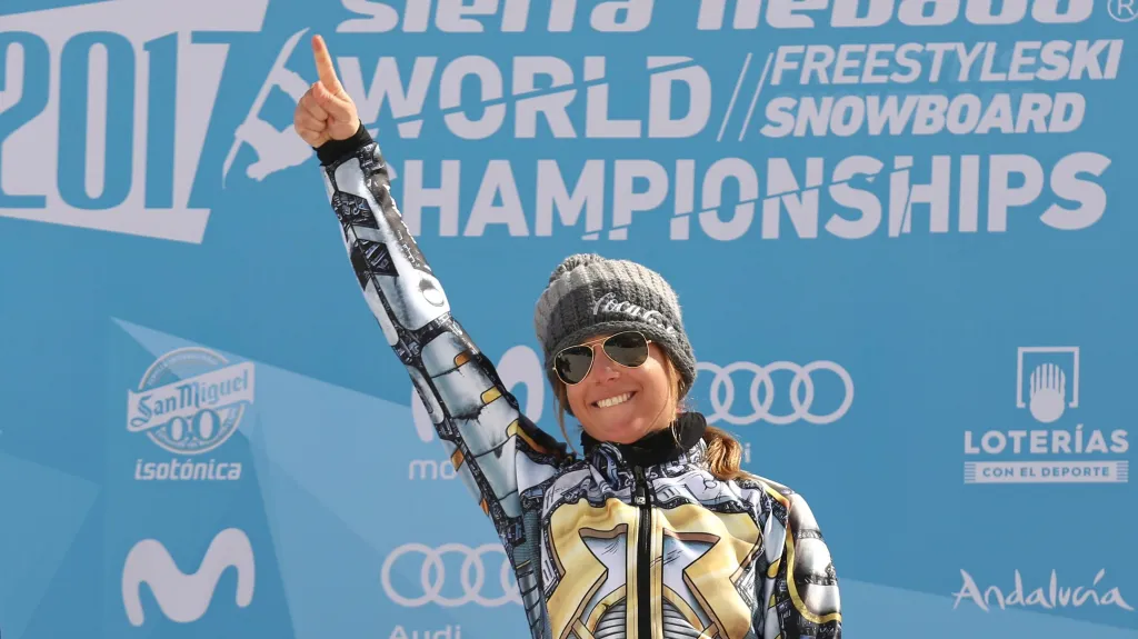 Ester Ledecká po vítězství v obřím slalomu na MS v Sierra Nevadě