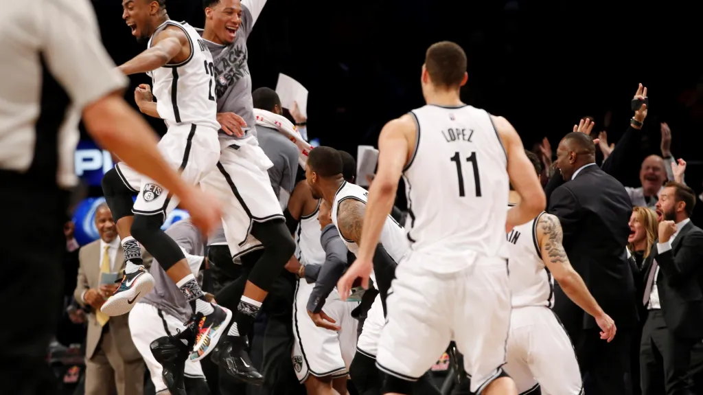 Slavící basketbalisté Brooklynu Nets
