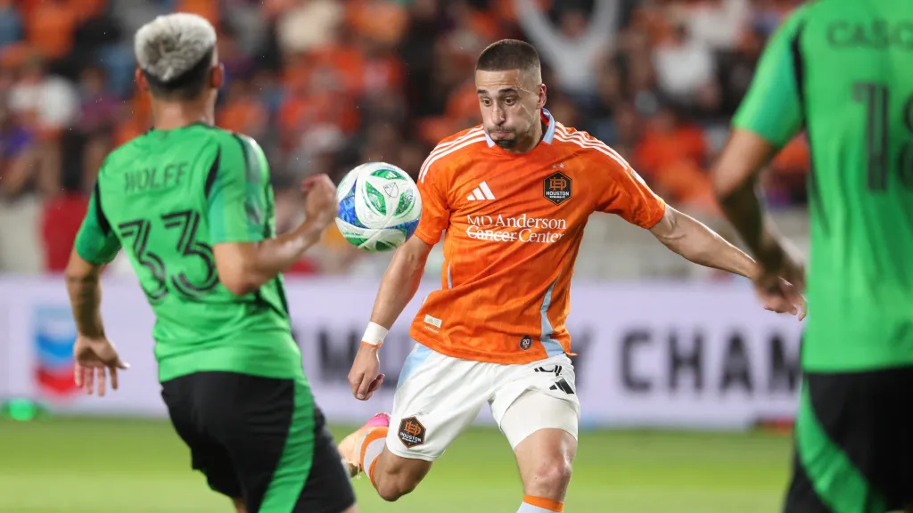 Ondřej Lingr dává gól do sítě Austinu
