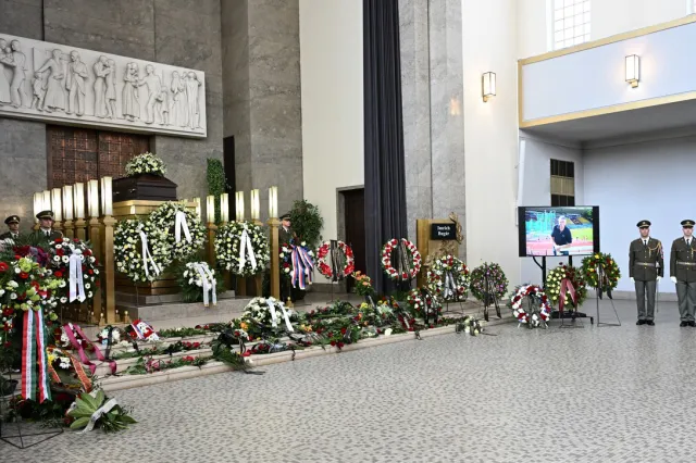 Lidé se naposledy rozloučily s Imrichem Bugárem