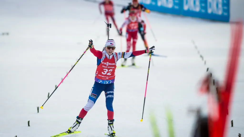 Tereza Voborníková v cíli stíhacího závodu na MS v Novém Městě na Moravě