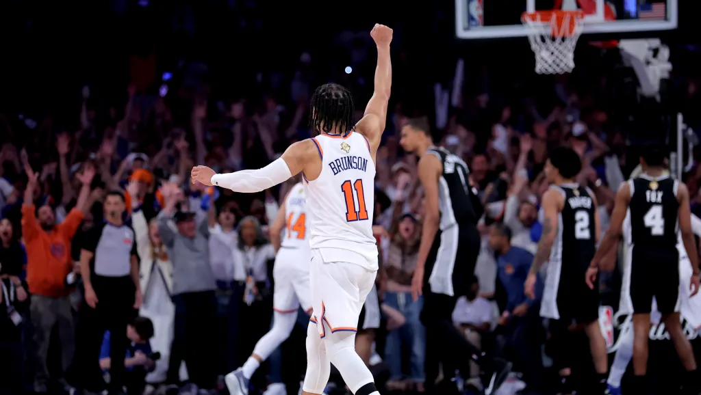 Jalen Brunson (New York Knicks) se raduje