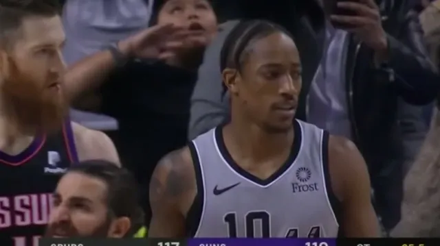 Před dvaceti tisíci diváky v Mexiku slavili Spurs