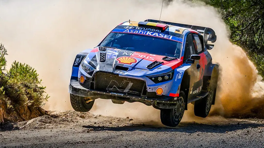 Thierry Neuville v Rallye Akropolis