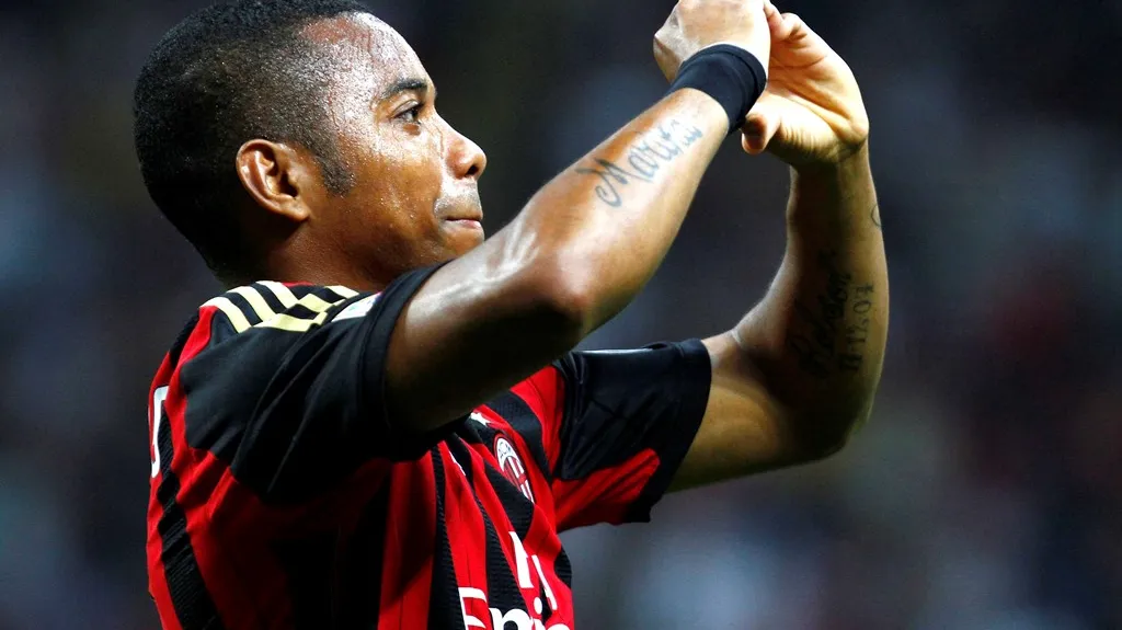 Robinho slaví gól do sítě Cagliari