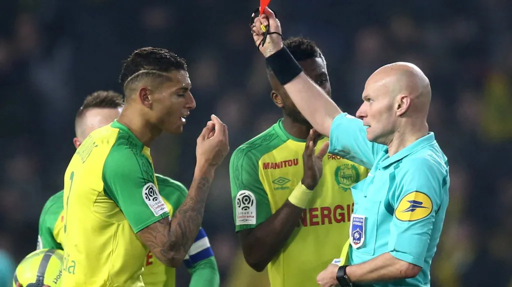 Tony Chapron vylučuje Diega Carlose