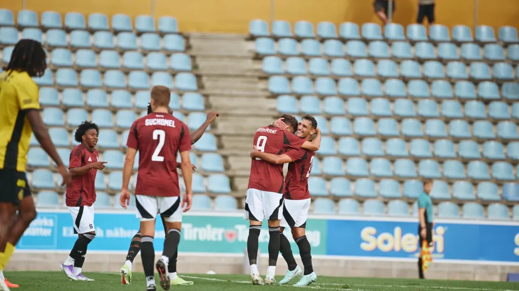 Hráči Sparty se radují proti Young Boys Bern