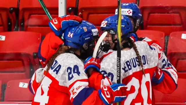 Hokejistky do 18 let postoupily do čtvrtfinále MS ze druhého místa