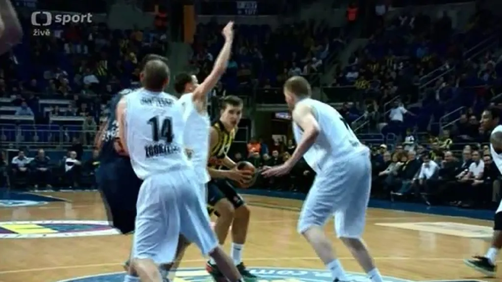 Sestřih utkání Fenerbahce Istanbul - Zhořelec